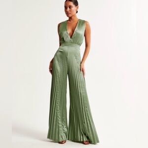 A&F “Giselle” Pleated Jumpsuit | Olive Green | Size Medium Tall